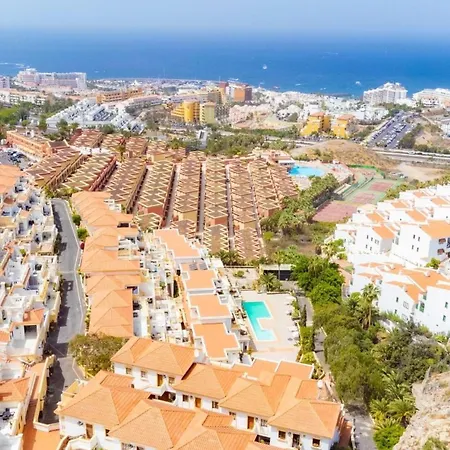 Stylish Design With Ocean, Pool View, King Size Bed, Wifi, Smart Tv, Free Parking 2 Pools Access Apartament