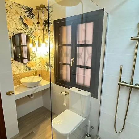 Stylish Design With Ocean, Pool View, King Size Bed, Wifi, Smart Tv, Free Parking 2 Pools Access Apartament Costa Adeje (Tenerife)